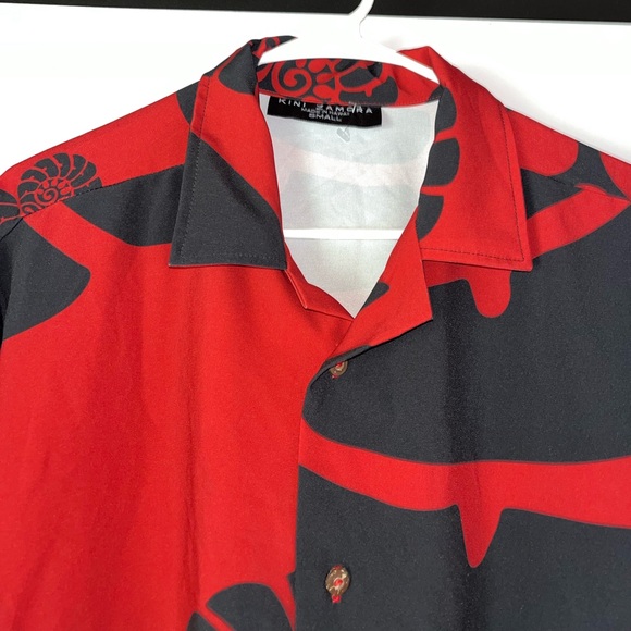 Men's Hawaiian Kini Zamora size small red and black button down shirt - Picture 4 of 6